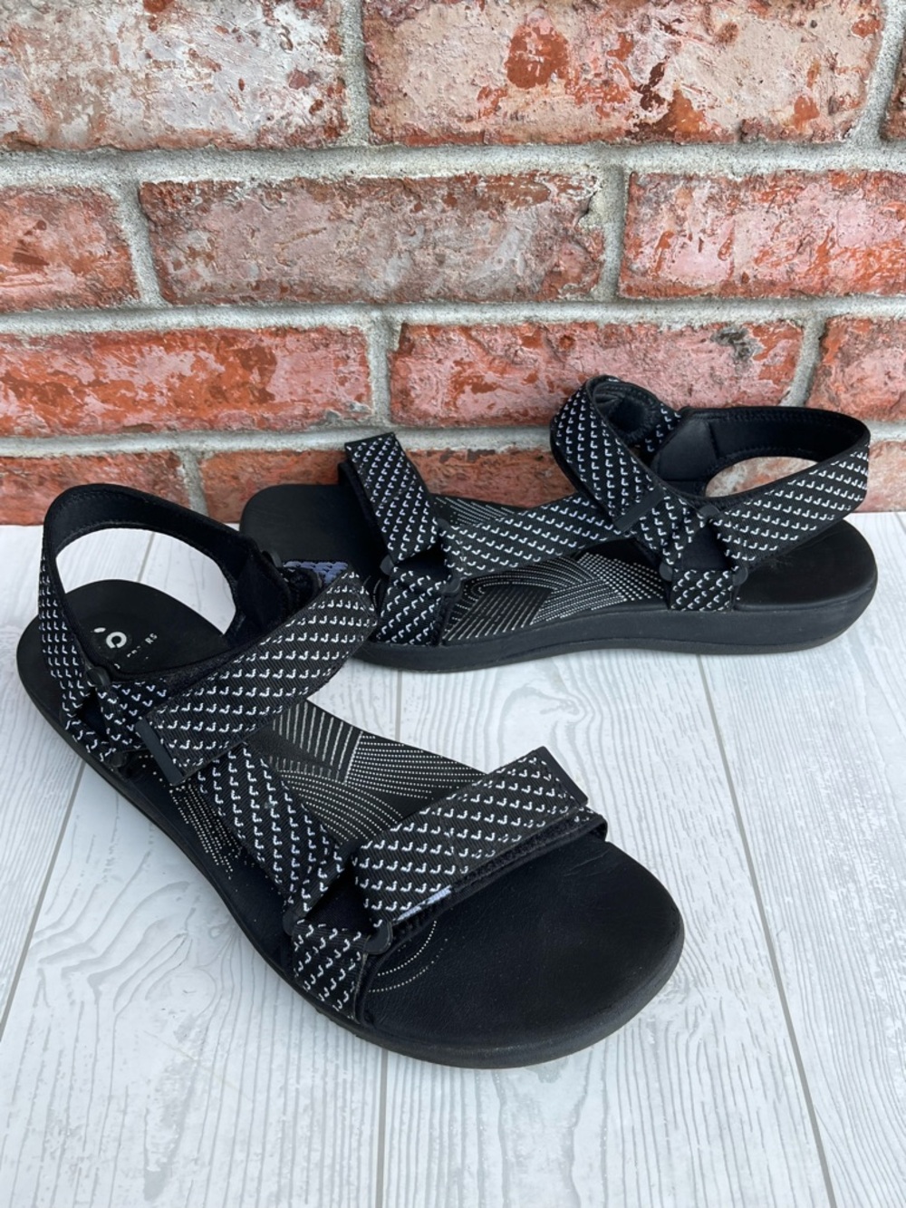 Clarks CloudStepper Brizo Cady Sport Sandals Hook & Loop Black & White Size 12
